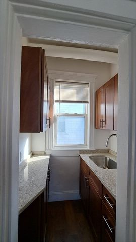 12 Jacob 3, Boston, MA 02124