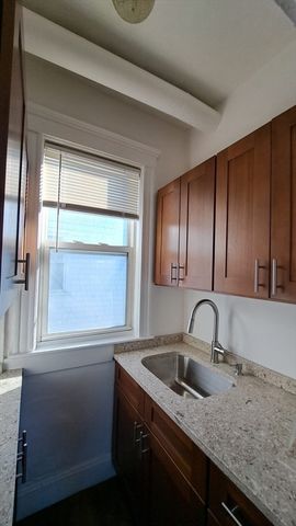 12 Jacob 3, Boston, MA 02124