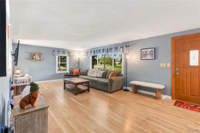 4816 Limestone Drive, Salina, NY 13088