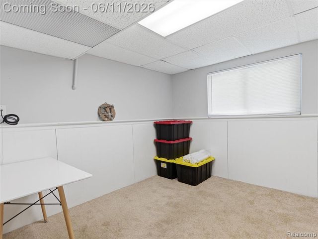 1087 Eagle Nest Drive, Rochester, MI 48306