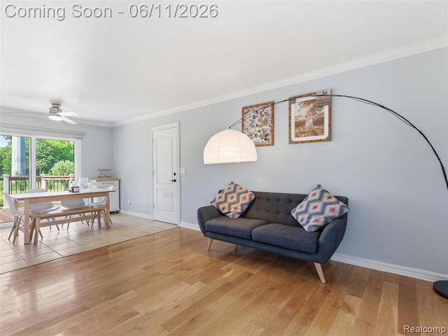 1087 Eagle Nest Drive, Rochester, MI 48306