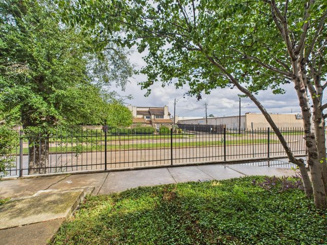 781 Country Place Drive 2004, Houston, TX 77079