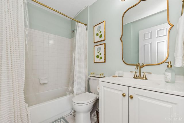 935 Grandstone Court, Lebanon, OH 45036