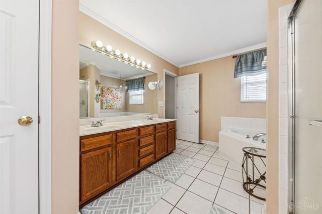 935 Grandstone Court, Lebanon, OH 45036