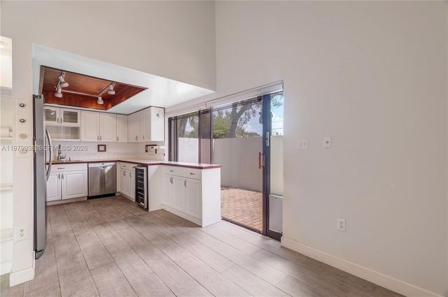 7010 SW 66th Ave 25, South Miami, FL 33143