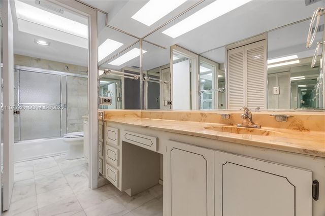 7010 SW 66th Ave 25, South Miami, FL 33143