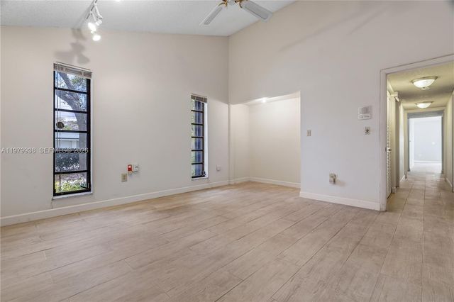 7010 SW 66th Ave 25, South Miami, FL 33143