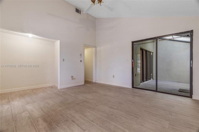 7010 SW 66th Ave 25, South Miami, FL 33143