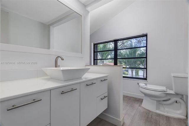 7010 SW 66th Ave 25, South Miami, FL 33143