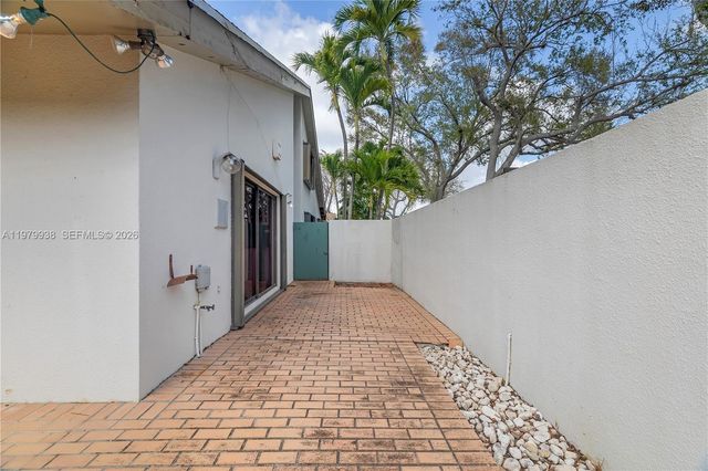 7010 SW 66th Ave 25, South Miami, FL 33143