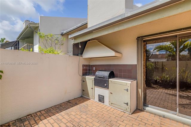 7010 SW 66th Ave 25, South Miami, FL 33143