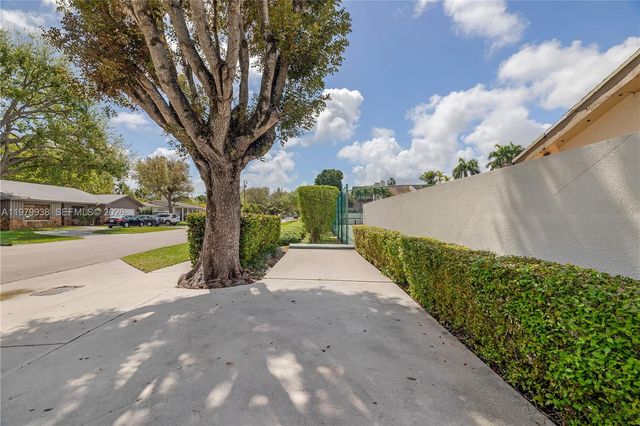 7010 SW 66th Ave 25, South Miami, FL 33143