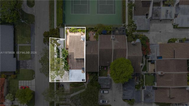 7010 SW 66th Ave 25, South Miami, FL 33143