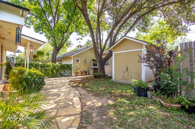 715 W Highland Boulevard, San Angelo, TX 76903