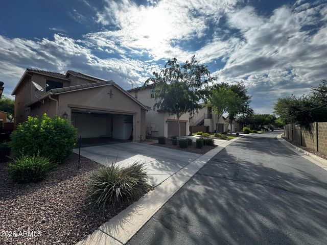 837 W VILLAGE Parkway, Litchfield Park, AZ 85340