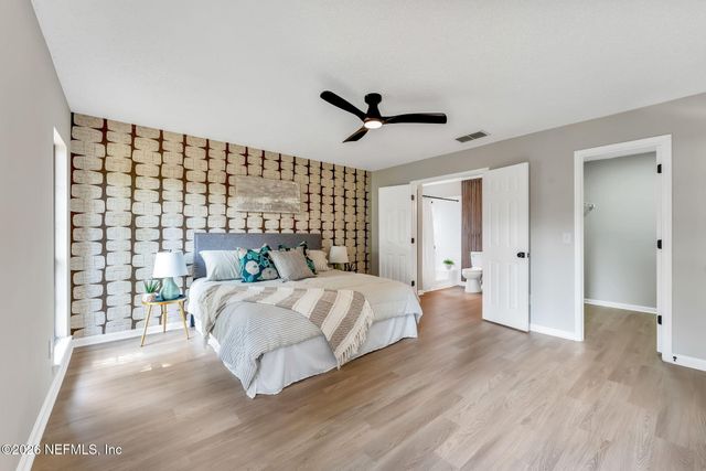 1112 DORWINION Drive, Jacksonville, FL 32225