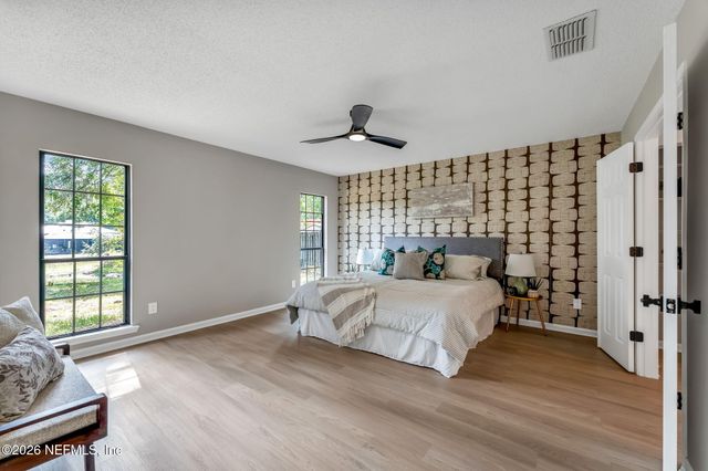 1112 DORWINION Drive, Jacksonville, FL 32225