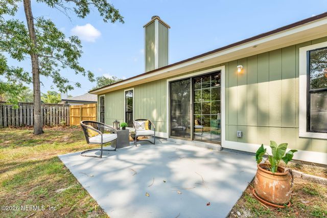 1112 DORWINION Drive, Jacksonville, FL 32225