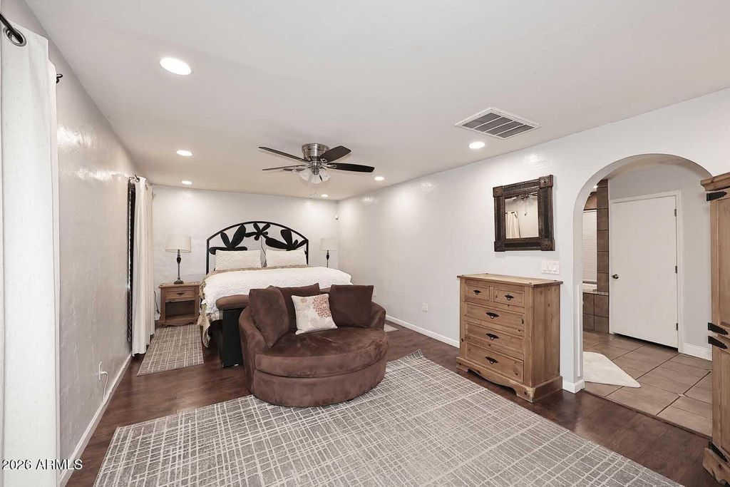 Image 14 of property listing at 3502 N 22 Street, Phoenix, AZ 85016