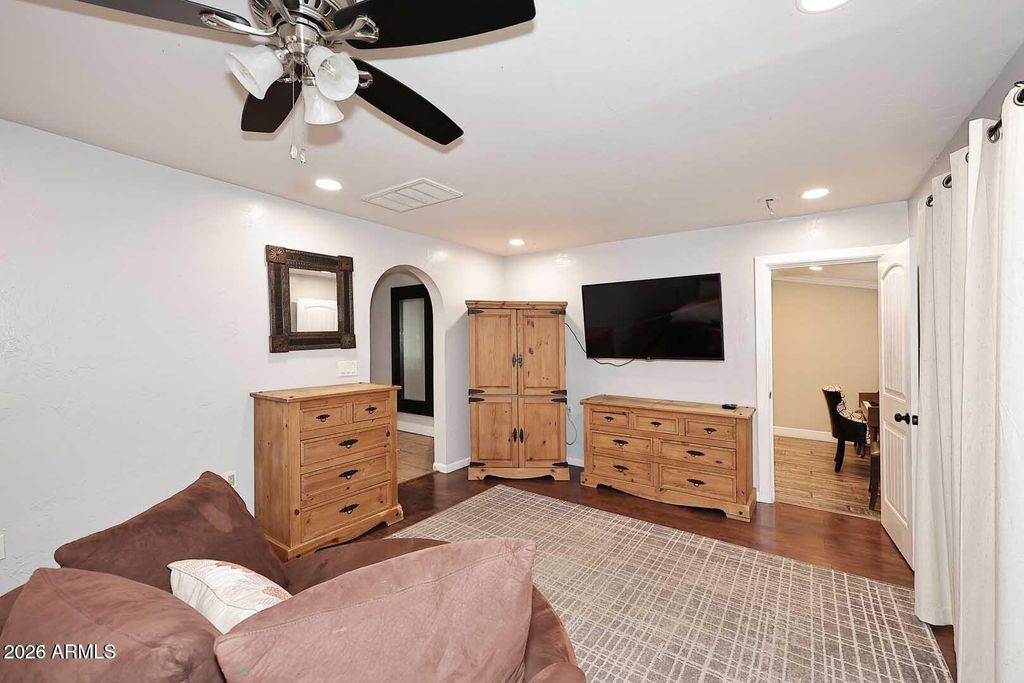 Image 16 of property listing at 3502 N 22 Street, Phoenix, AZ 85016