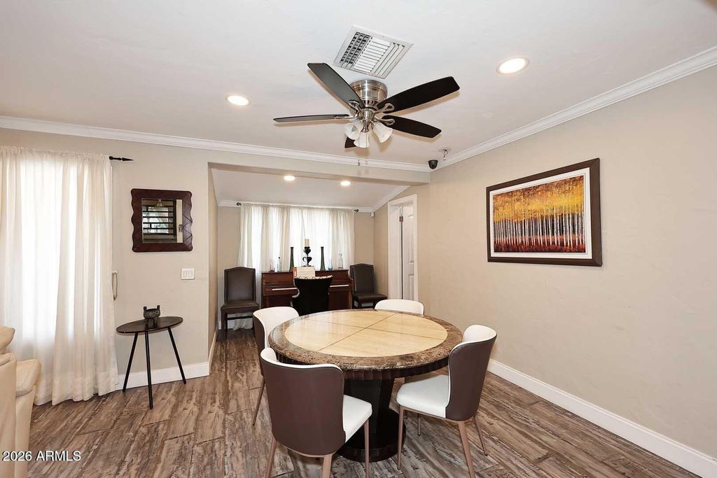Image 7 of property listing at 3502 N 22 Street, Phoenix, AZ 85016