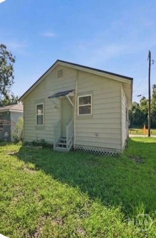 212 Fell Street, Savannah, GA 31415