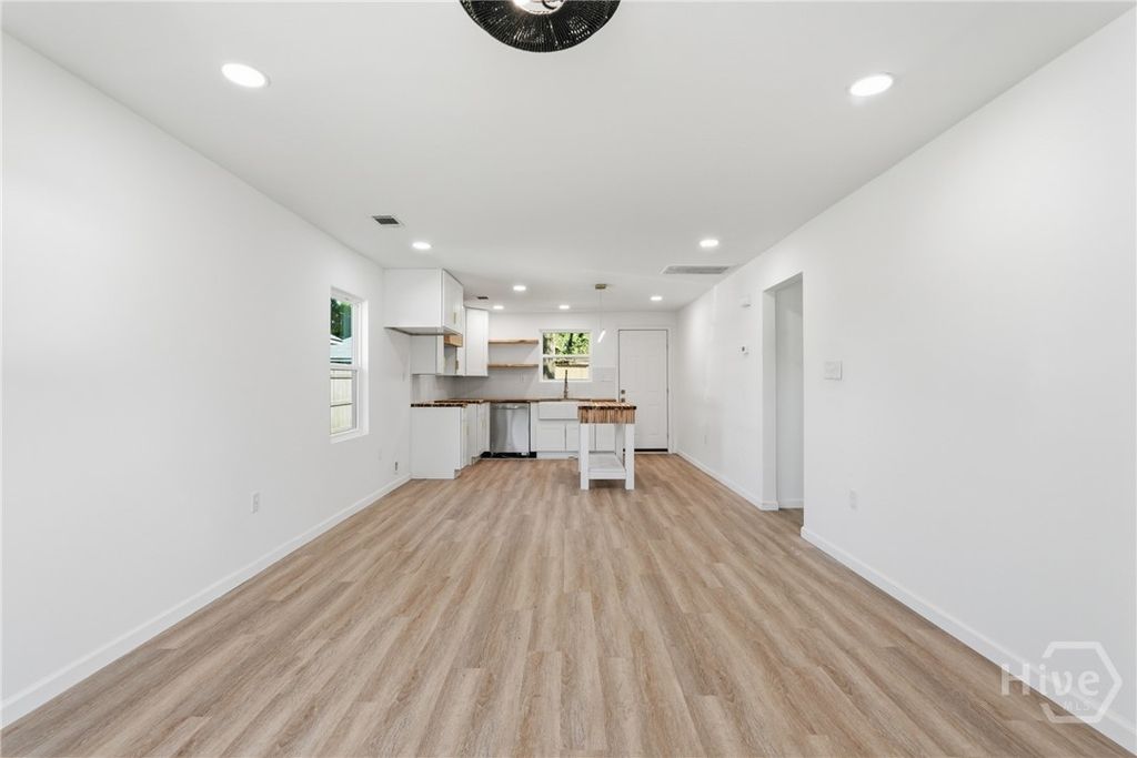 Image 14 of property listing at 212 Fell Street, Savannah, GA 31415