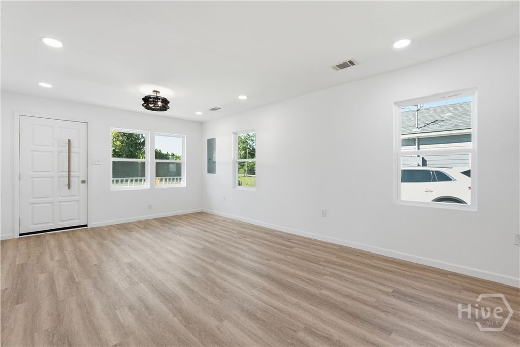 Image 16 of property listing at 212 Fell Street, Savannah, GA 31415