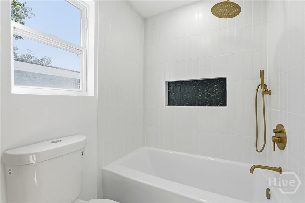 Image 22 of property listing at 212 Fell Street, Savannah, GA 31415