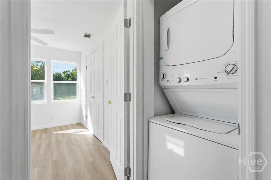 Image 24 of property listing at 212 Fell Street, Savannah, GA 31415