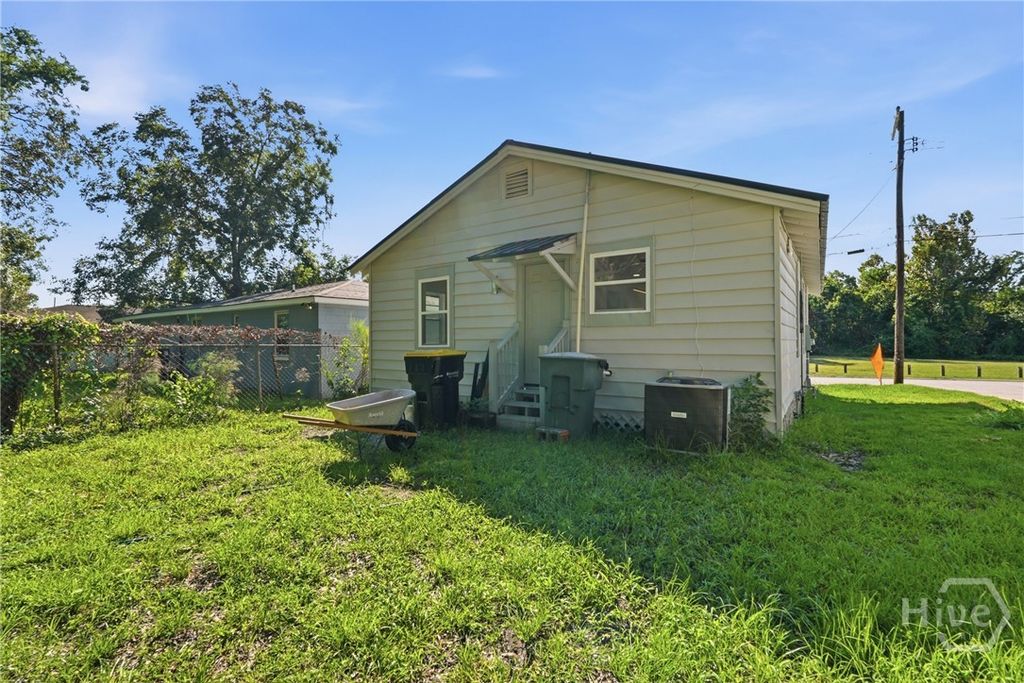 Image 27 of property listing at 212 Fell Street, Savannah, GA 31415