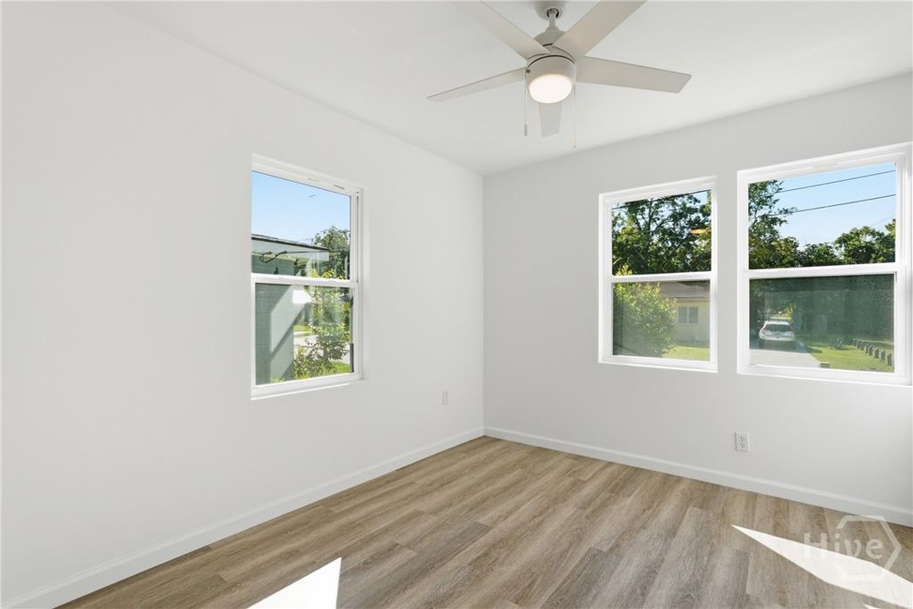 Image 7 of property listing at 212 Fell Street, Savannah, GA 31415