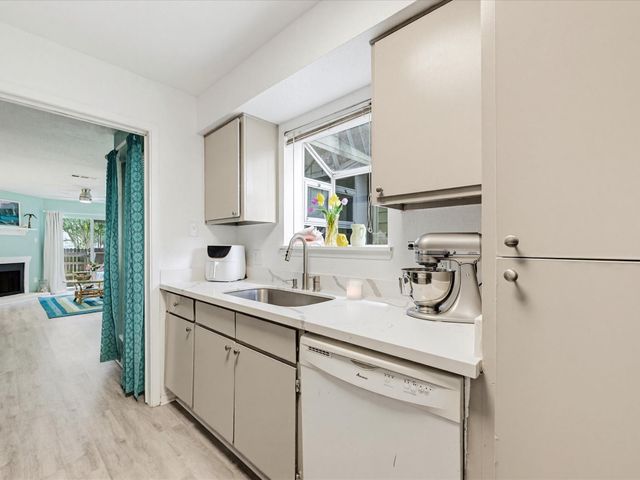 18800 Egret Bay Boulevard 1605, Webster, TX 77058