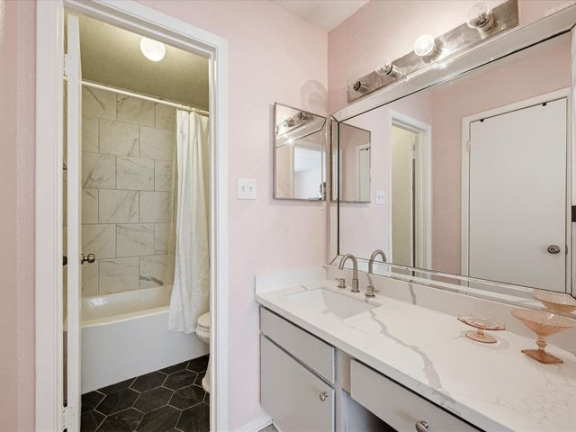 18800 Egret Bay Boulevard 1605, Webster, TX 77058