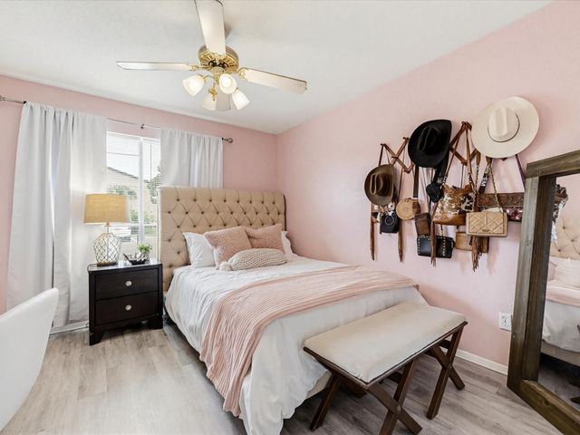 18800 Egret Bay Boulevard 1605, Webster, TX 77058