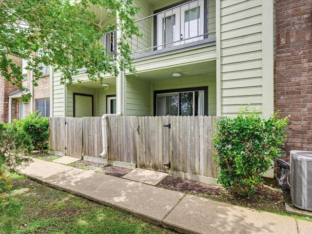 18800 Egret Bay Boulevard 1605, Webster, TX 77058