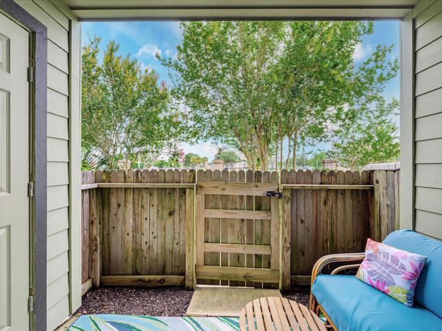 18800 Egret Bay Boulevard 1605, Webster, TX 77058