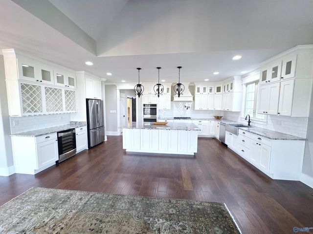 1 Sylvias Way SE, Huntsville, AL 35803