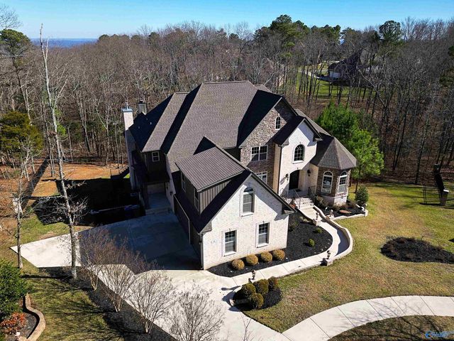 1 Sylvias Way SE, Huntsville, AL 35803