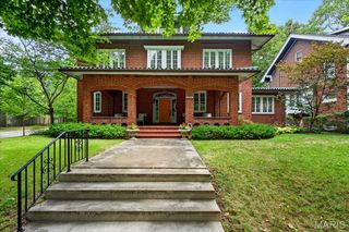 6655 Waterman Avenue, Saint Louis, MO 63130