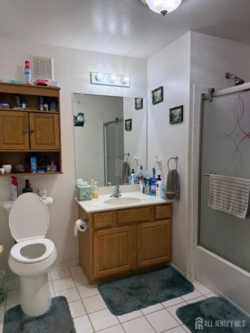 1035 dogwood Court 1035, New Brunswick, NJ 08901