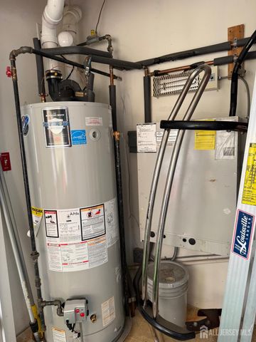 1035 dogwood Court 1035, New Brunswick, NJ 08901