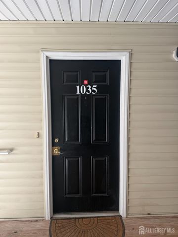 1035 dogwood Court 1035, New Brunswick, NJ 08901