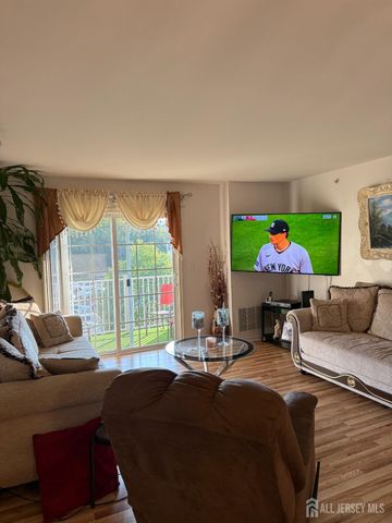 1035 dogwood Court 1035, New Brunswick, NJ 08901