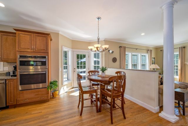 98 Arbor Crossing, East Lyme, CT 06333