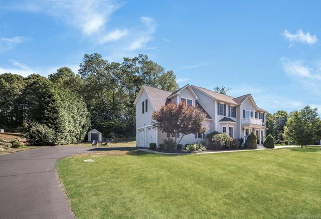 98 Arbor Crossing, East Lyme, CT 06333