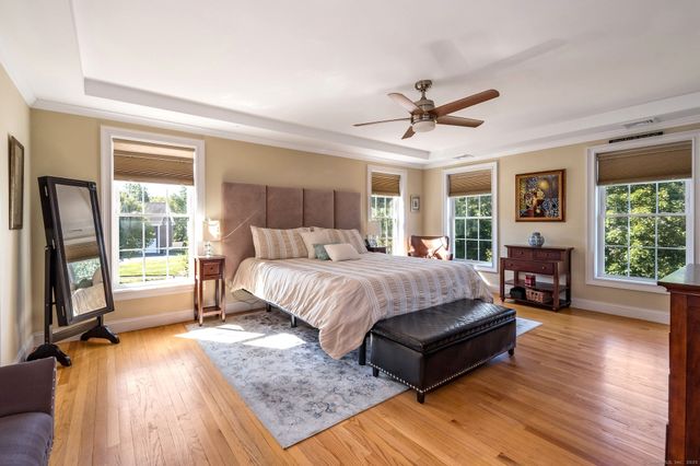 98 Arbor Crossing, East Lyme, CT 06333