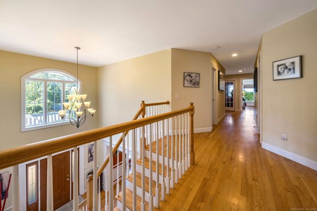 98 Arbor Crossing, East Lyme, CT 06333