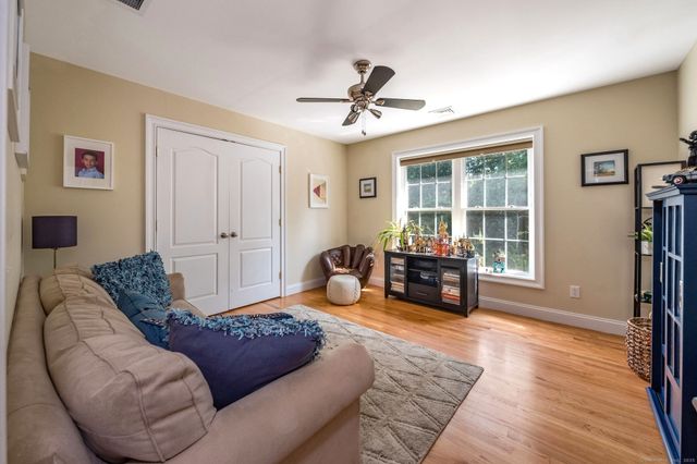 98 Arbor Crossing, East Lyme, CT 06333