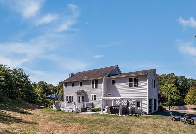 98 Arbor Crossing, East Lyme, CT 06333